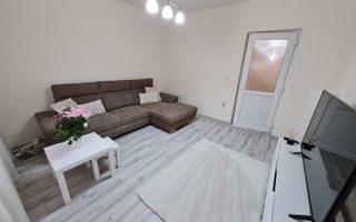 Casă cu teren generos pretabila pentru afacere - Poză 1