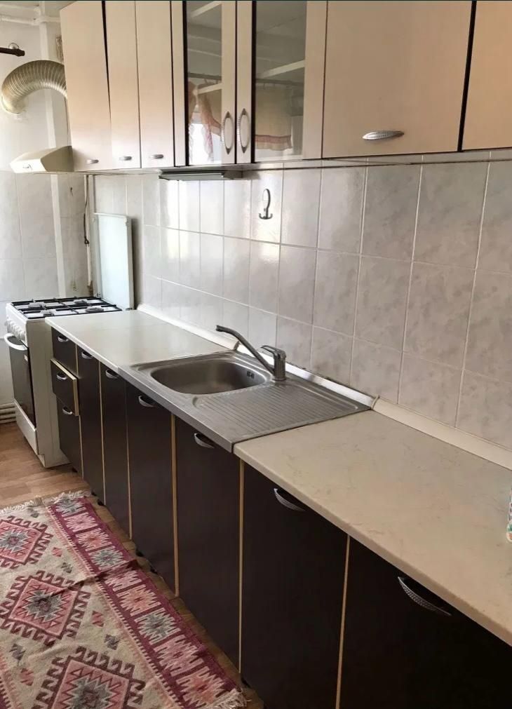 Apartament cu trei camere de inchiriat - Poză 5