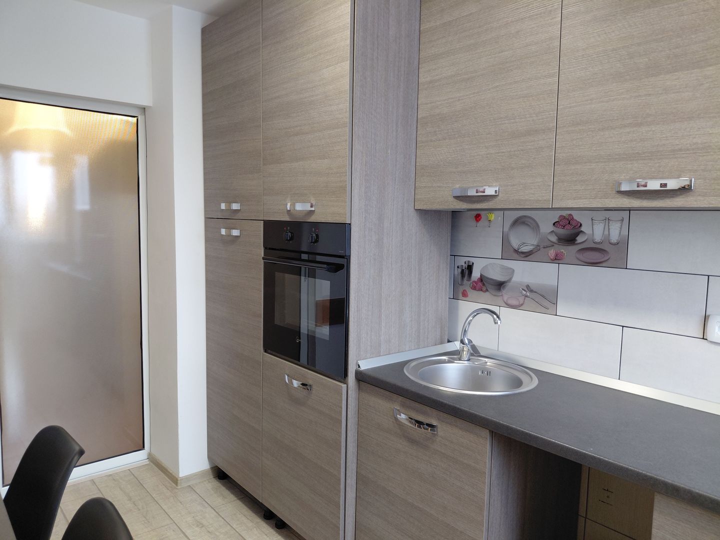 Apartament 4 camere de închiriat – Micro 20,et 1,mobilat si utilat - Poză 17