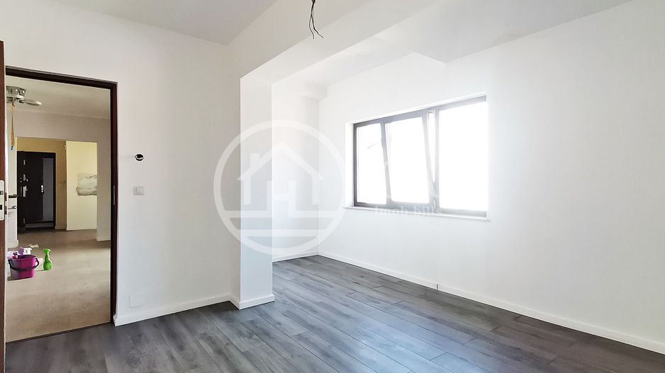 Casa de închiriat cu 7 camere în zona Dimitrie Cantemir, Oradea - Poză 1