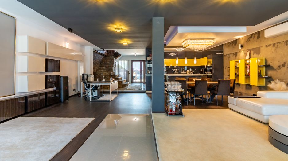 Casa\Vilă 7 camere cu Piscină, Garaj Subteran, zona Balotesti - Poză 3