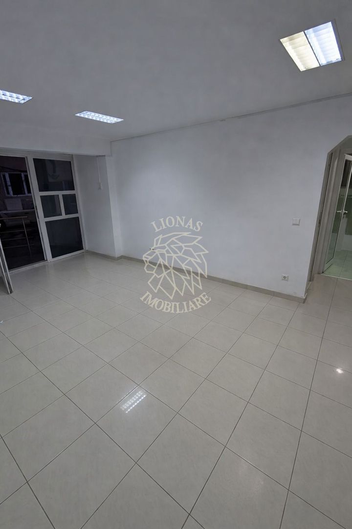 Spatiu comercial 55 mp-ideal cabinet, farmacie, salon-Zona Han - Poză 3