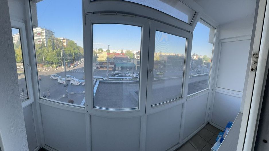 APARTAMENT  SPATIOS SI LUMINOS ZONA BRANCOVEANU - Poză 2
