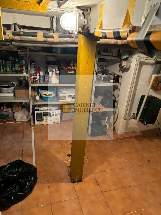 Vilă Spațioasă cu 7 Camere in Domenii – Locație Excelentă - Poză 10
