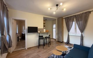 Apartament cu 3 camere si curte in Vila langa Parcul Central - Poză 4