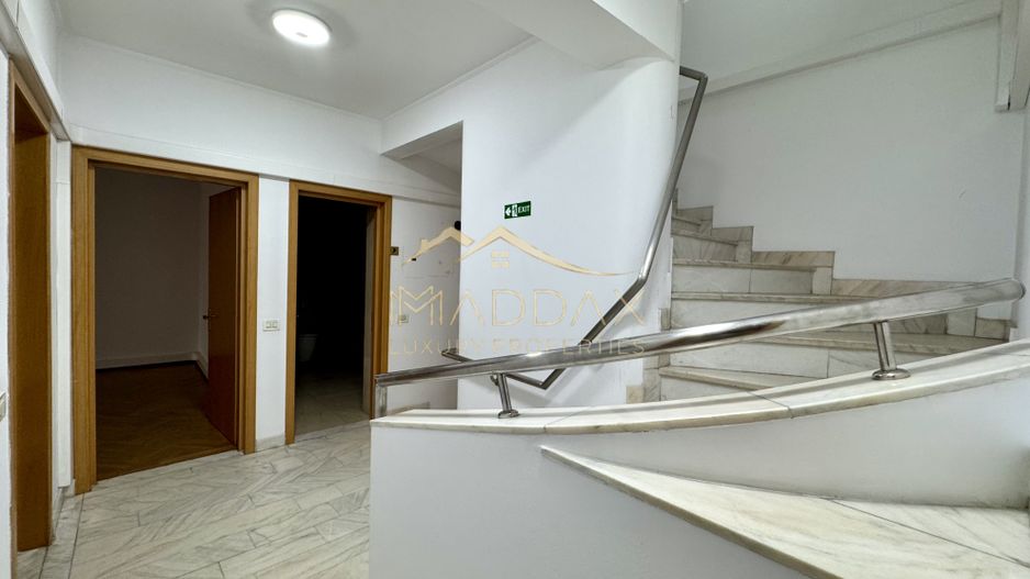 Vila centrala cu 13 camere *460mpu* + garaj // Dorobanți - Poză 19