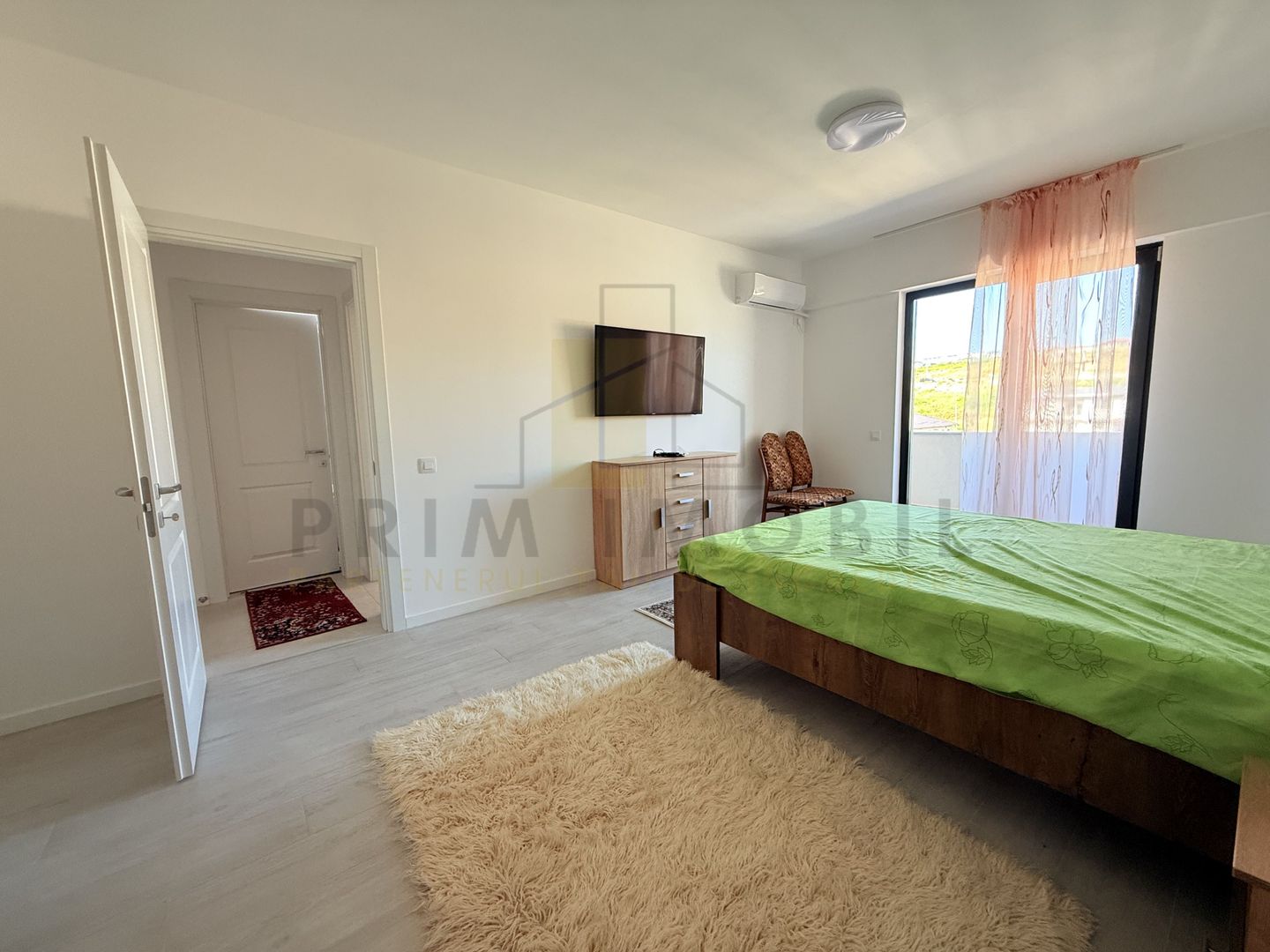 1 Camera decomandat, Prima inchiriere, Bloc nou - parcare inclusa - Poză 3