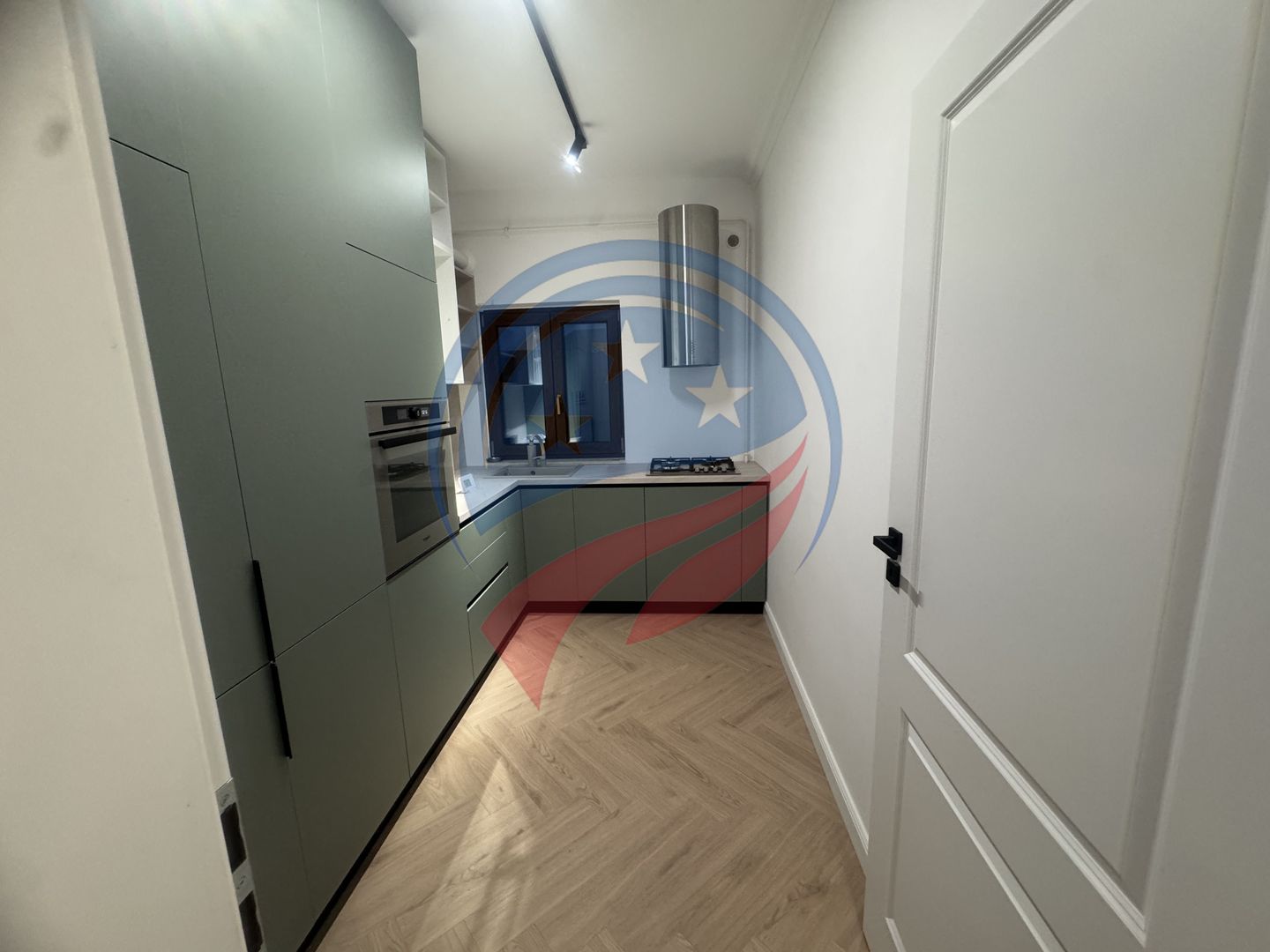 Super locație, super apartament 4 camere Ultracentral - Poză 4