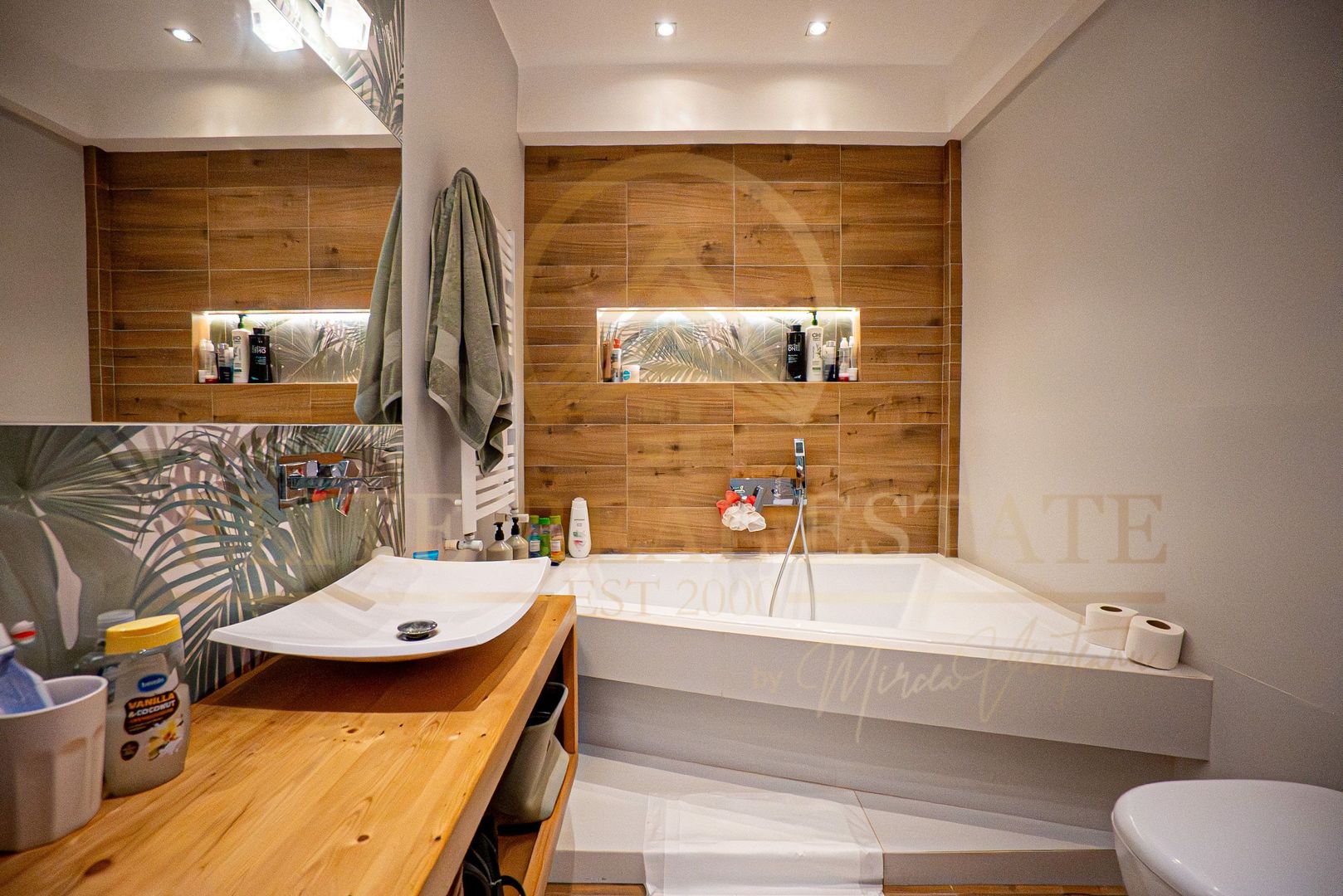 Apartament 3 camere Palazu Mare – 121 mp cu vedere la lac si parcare - Poză 15