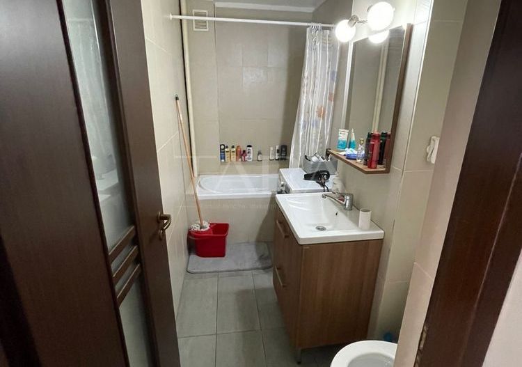 Apartament luminos, 2 Camere Decomandat, Mobilat și Utilat, Zona OMV. - Poză 4