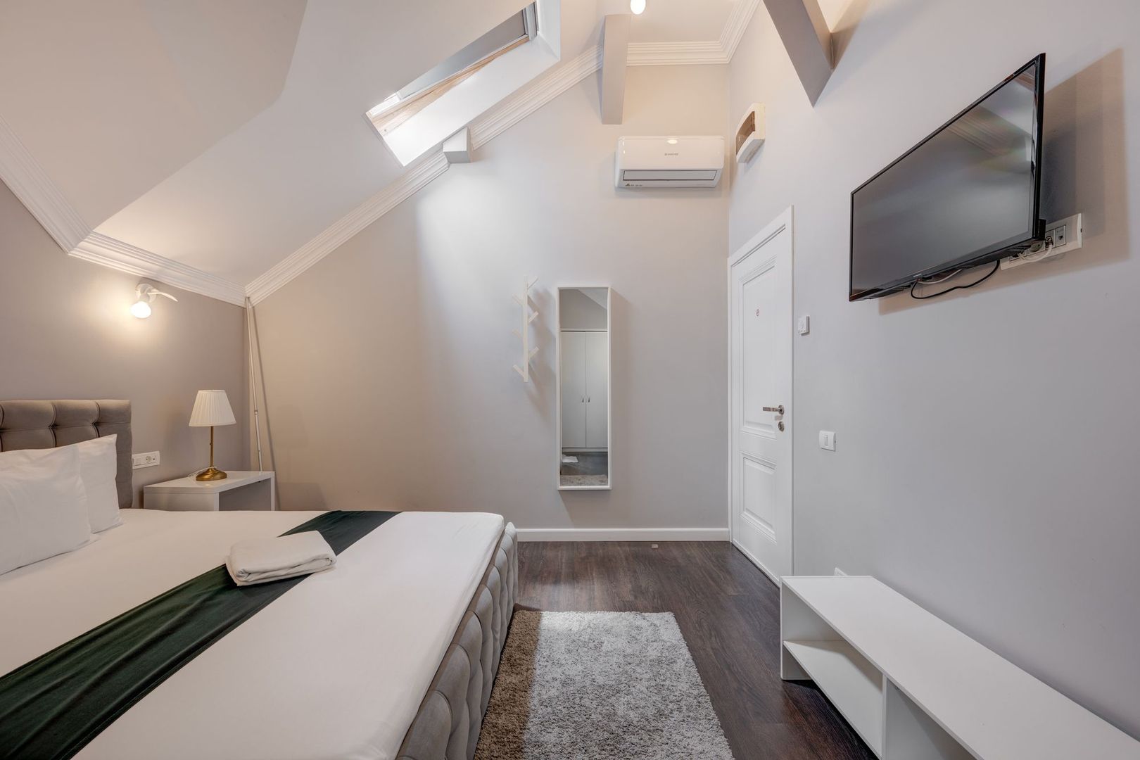 Vindem Afacerea ! Mini Hotel + Cafenea/ Restaurant ! Parcul Carol ! - Poză 49