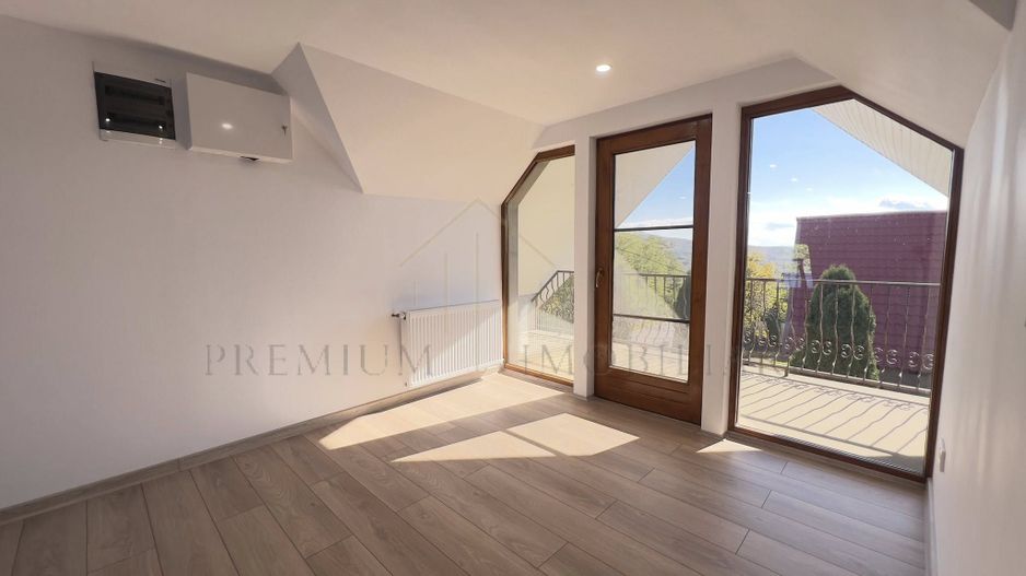 Casa de vanzare la 13 km de Onesti - Poză 20