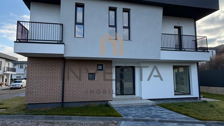 Casa de vanzare zona exclusivista de case Floresti - Poză 10