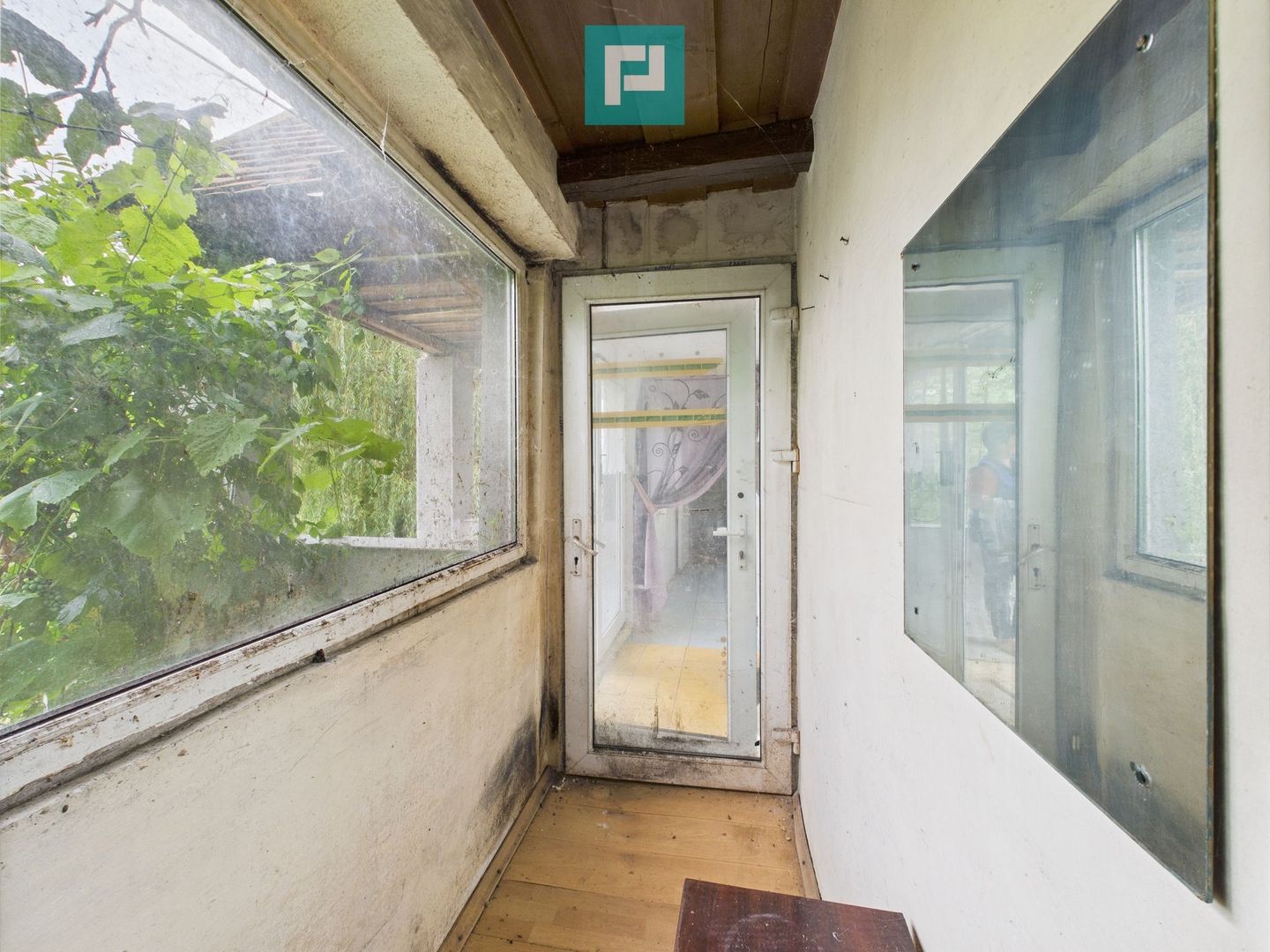 Casă tradiţională cu anexe în ODVOŞ, comuna Conop. - Poză 5