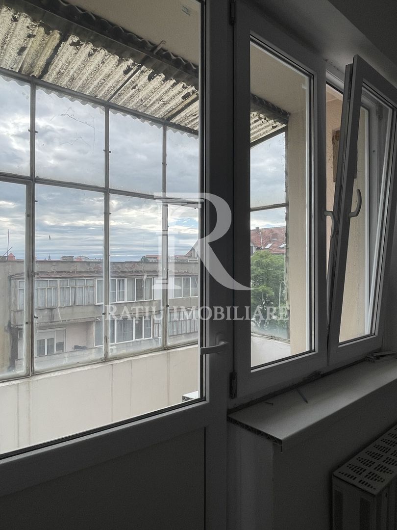 Apartament cu 3 camere | Magheru | Oradea - Poză 9