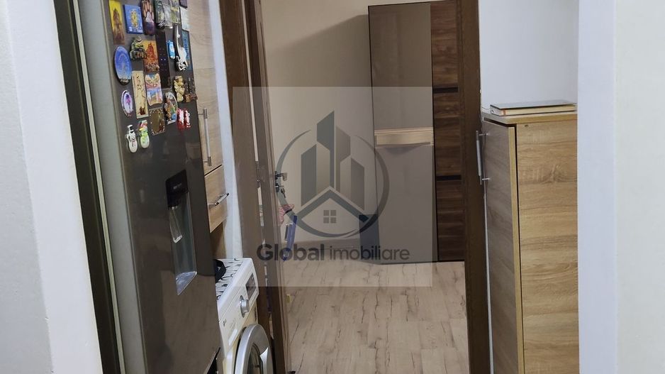 Pantelimon langa liceul teoretic Lucian Blaga - Poză 1