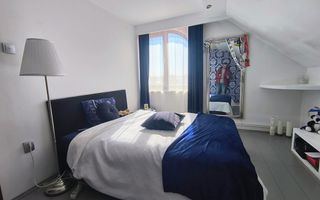 Casa perfectă pentru familie – curte, foișor cu grătar și garaj triplu - Poză 18