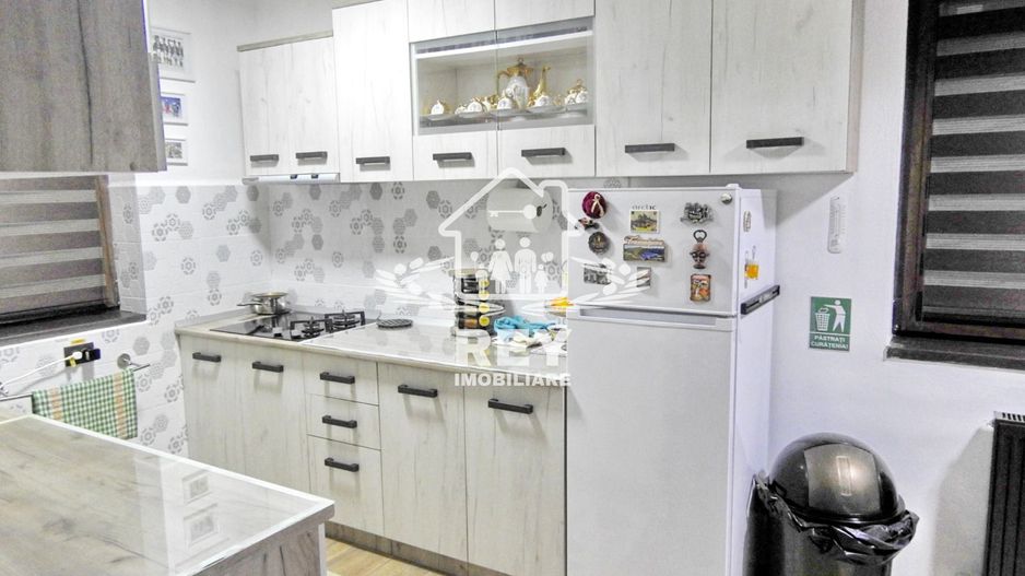 Casa de vacanta / Pensiune de vânzare la 12km de Sibiu - Poză 2