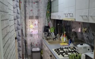 Apartament cu 3 camere/ 46mp/ zona Podu Ros - Poză 6