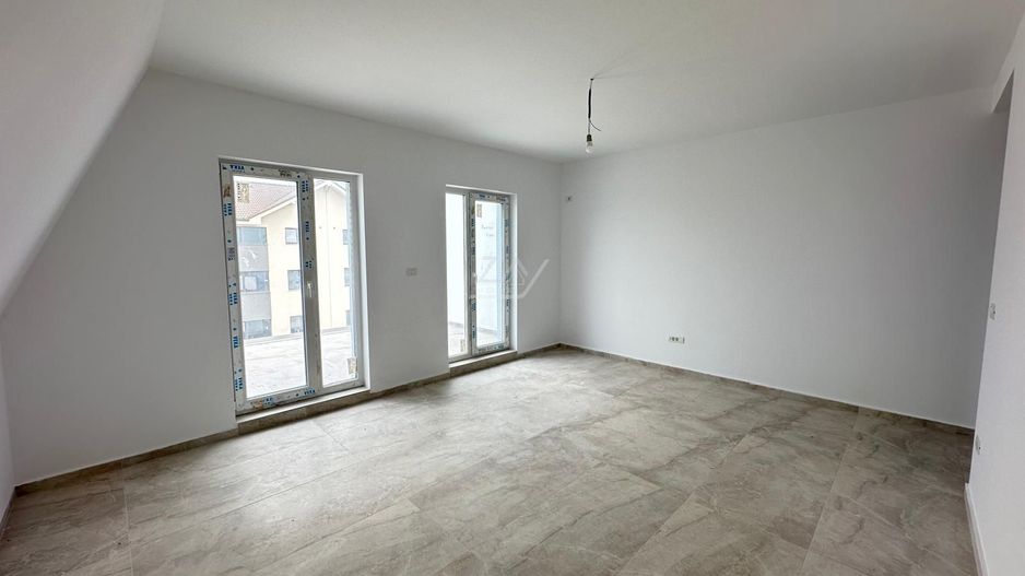 Lift. 2 terase 17 mp. 2 bai. 2 locuri de parcare. Decomandat. - Poză 1