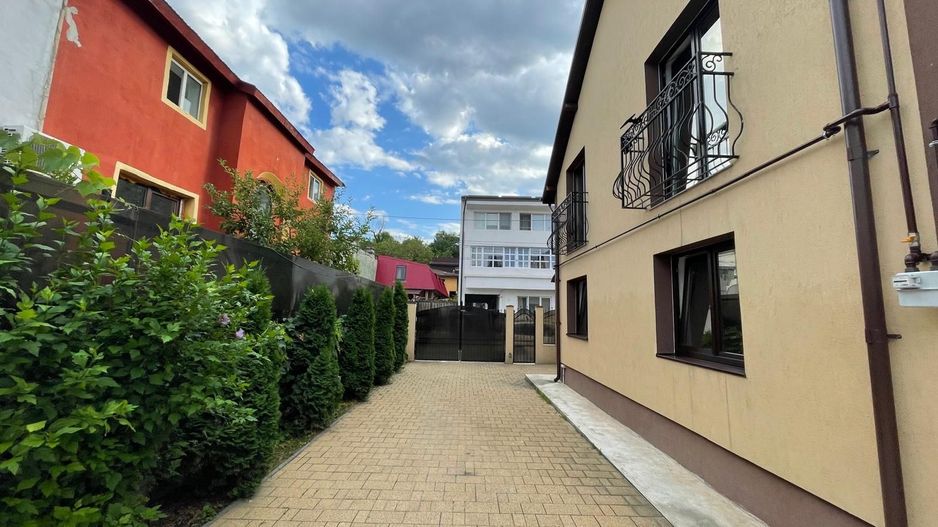 Apartament 3 Camere Spațios, Mobilat,  Curte și Balcon [ Zona Centrala ] - Poză 14
