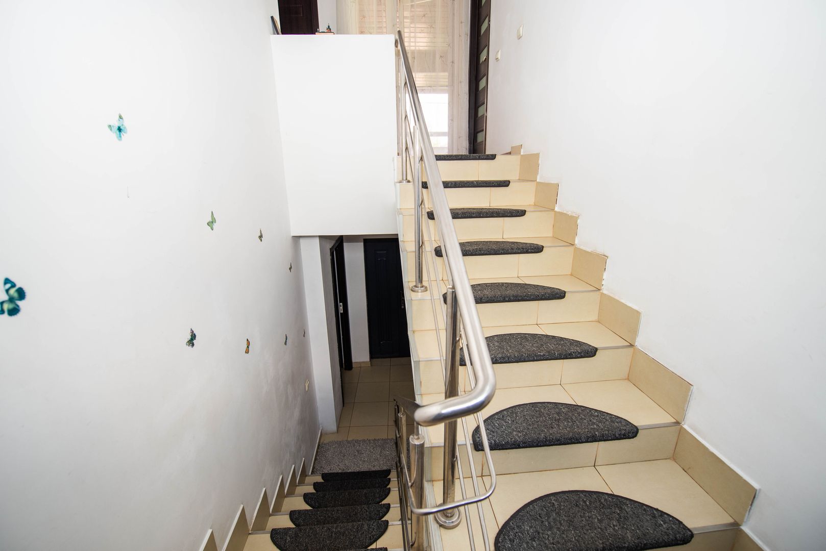 Casa Vila individuala spatioasa cu gradina de vanzare comuna Berceni - Poză 7