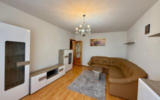 De vanzare apartament 2 camere decomandat - Poză 1