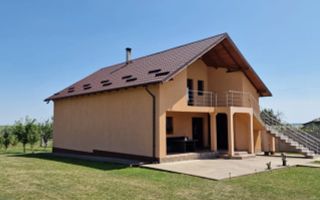 Casă cu mansardă - Poză 2