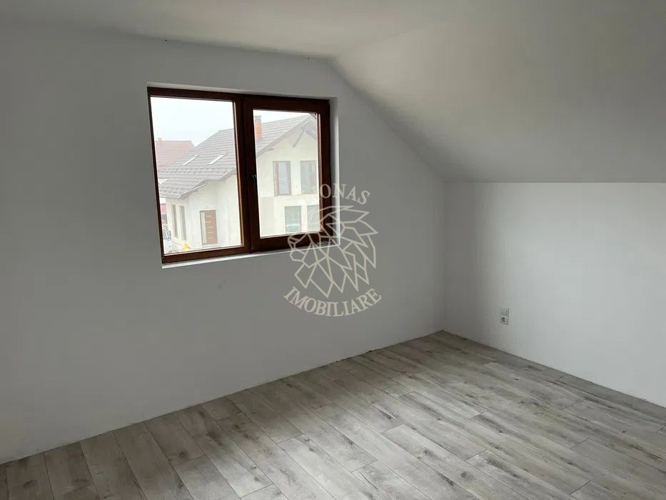 Casa 5 camere-3 balcoane-teren 500 mp-terasa-Beclean Baile Figa - Poză 5