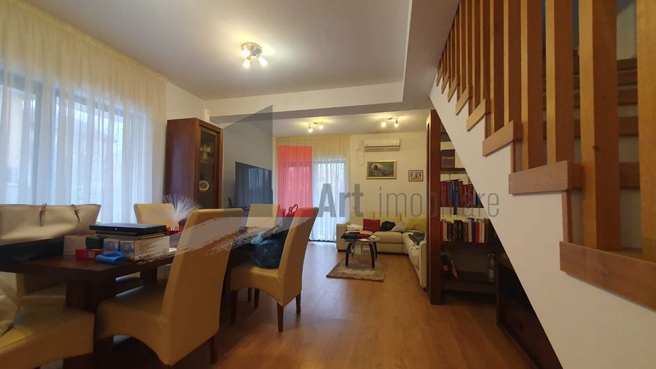 Vila de inchiriat Tunari - Nicolae Iorga - Poză 1