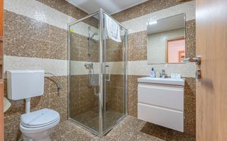 Pensiune Rosenau de vânzare - Afacere la cheie lângă Cetatea Râșnov - Poză 27