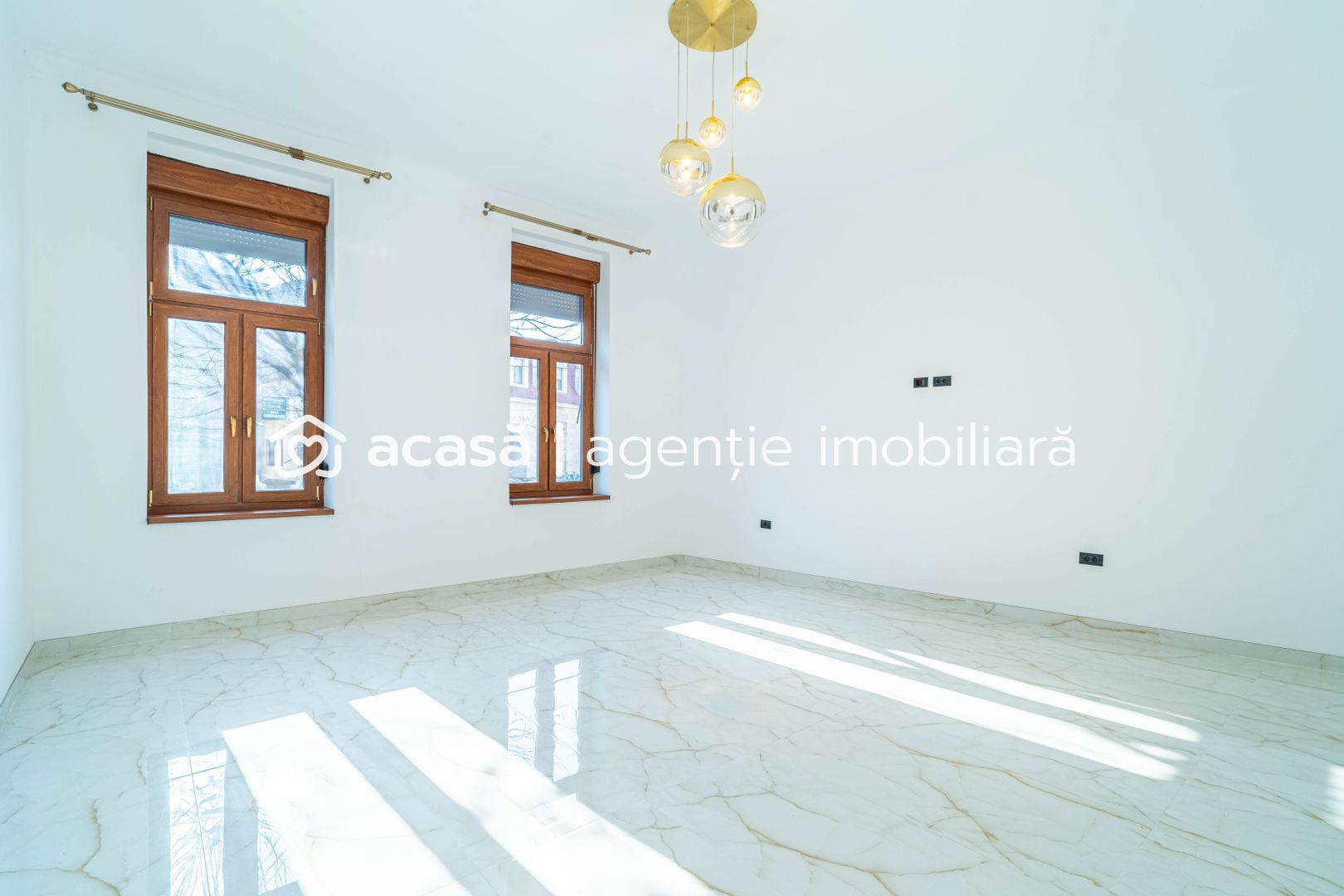 Apartament 2 camere parter înalt, amenajat complet. - Poză 2