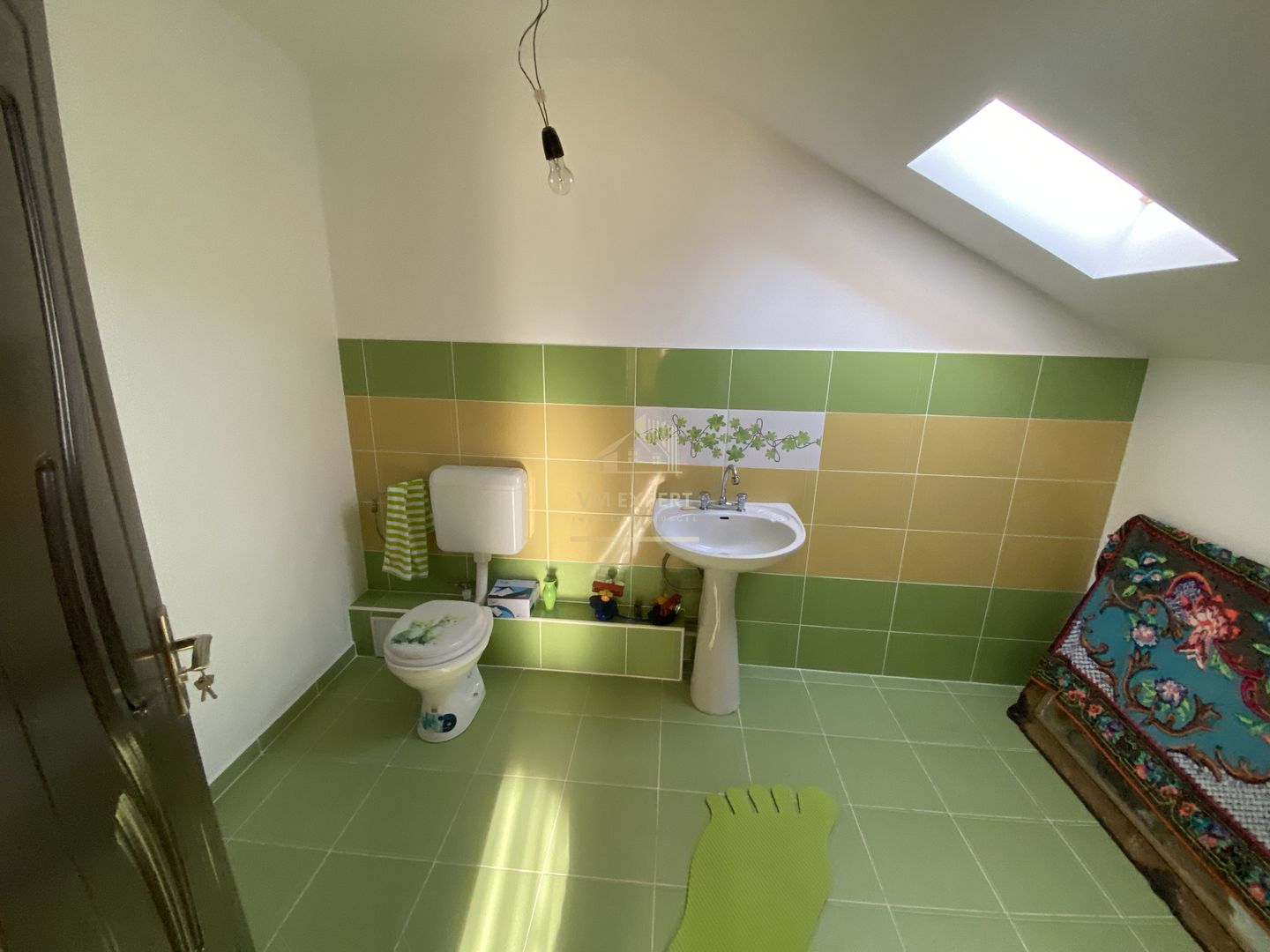 VILA P+1, 4 CAMERE, 108 MP + CASA BATRANEASCA, TEREN 1035 MP - Poză 4