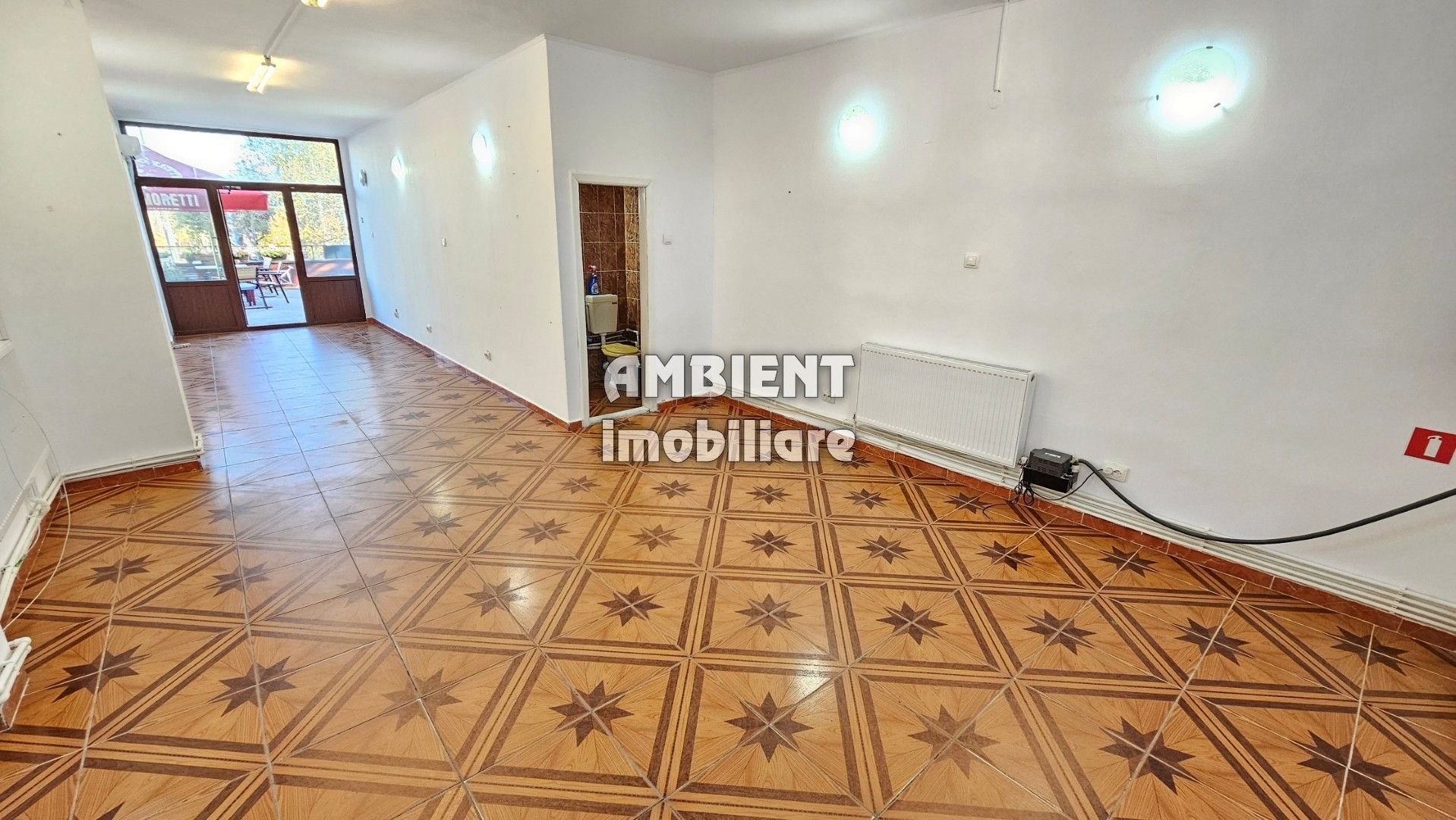 DE INCHIRIAT - Spatíu comercial 50 mp, zona CRUCEA GĂRII - Poză 2