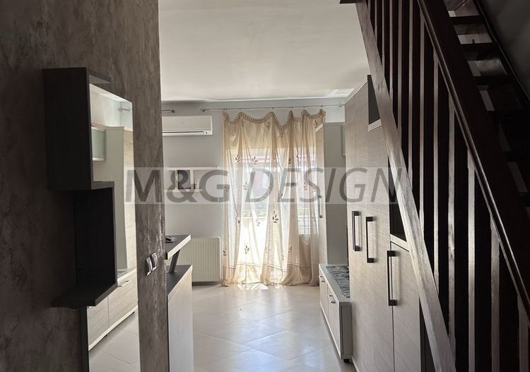 Apartament  2 camere Sagului cu scara interioara - Poză 3
