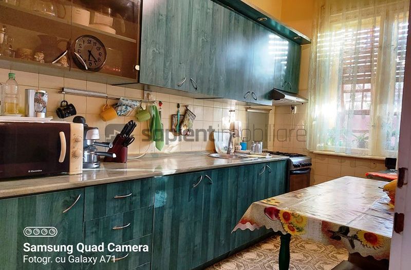 Casa cu 4 camere in zona Armatei Romane - Poză 5