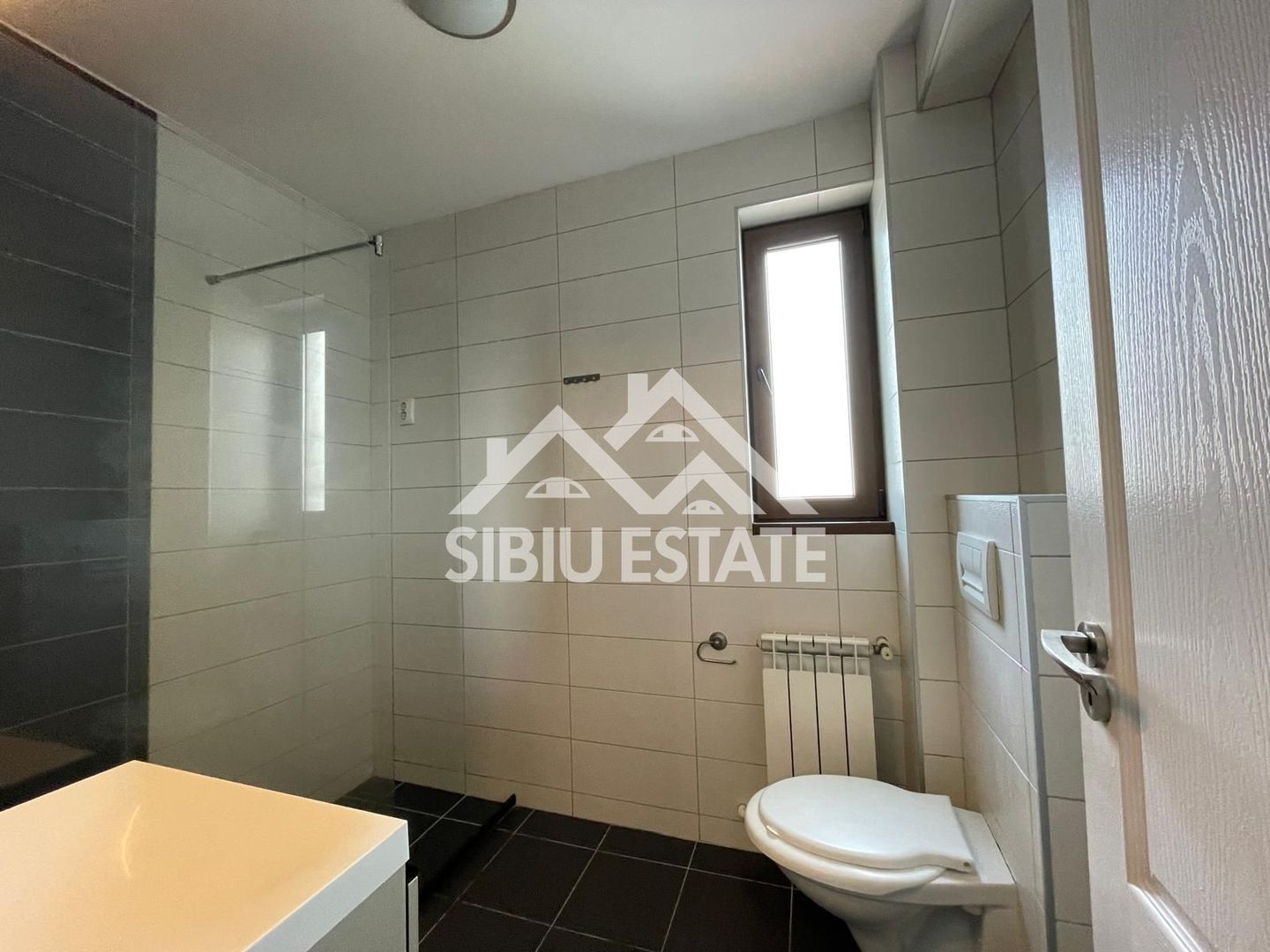 Apartament de inchiriat central 2 camere, parcare subterana Sibiu - Poză 12