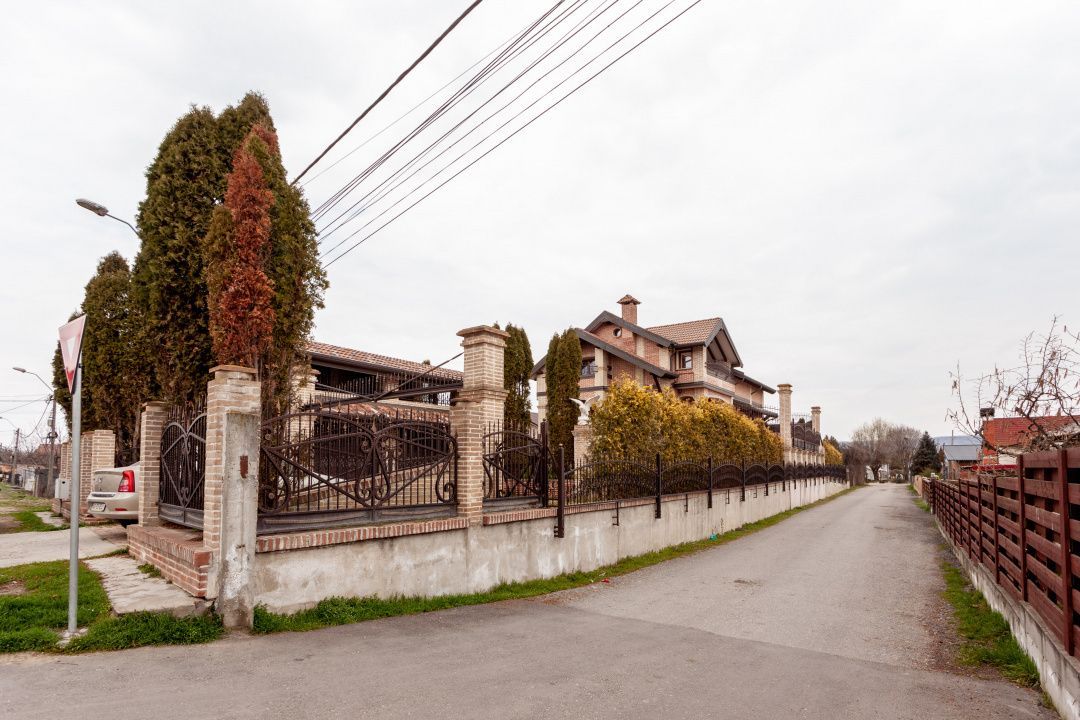 Vila impunătoare in stil italian - Ștefănești, Argeș - Poză 8