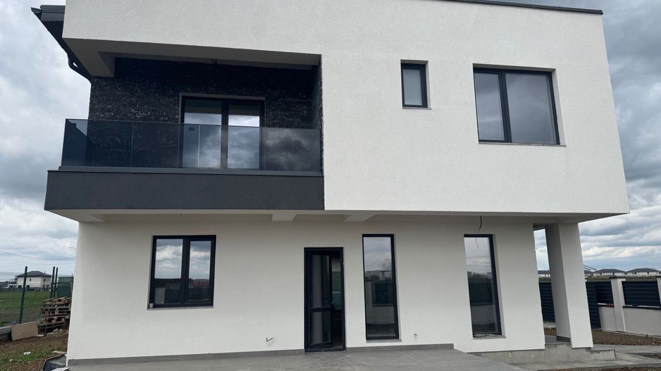 Vila Tunari MODERNA si spatioasa teren 500m, TOATE UTILITATILE - Poză 1