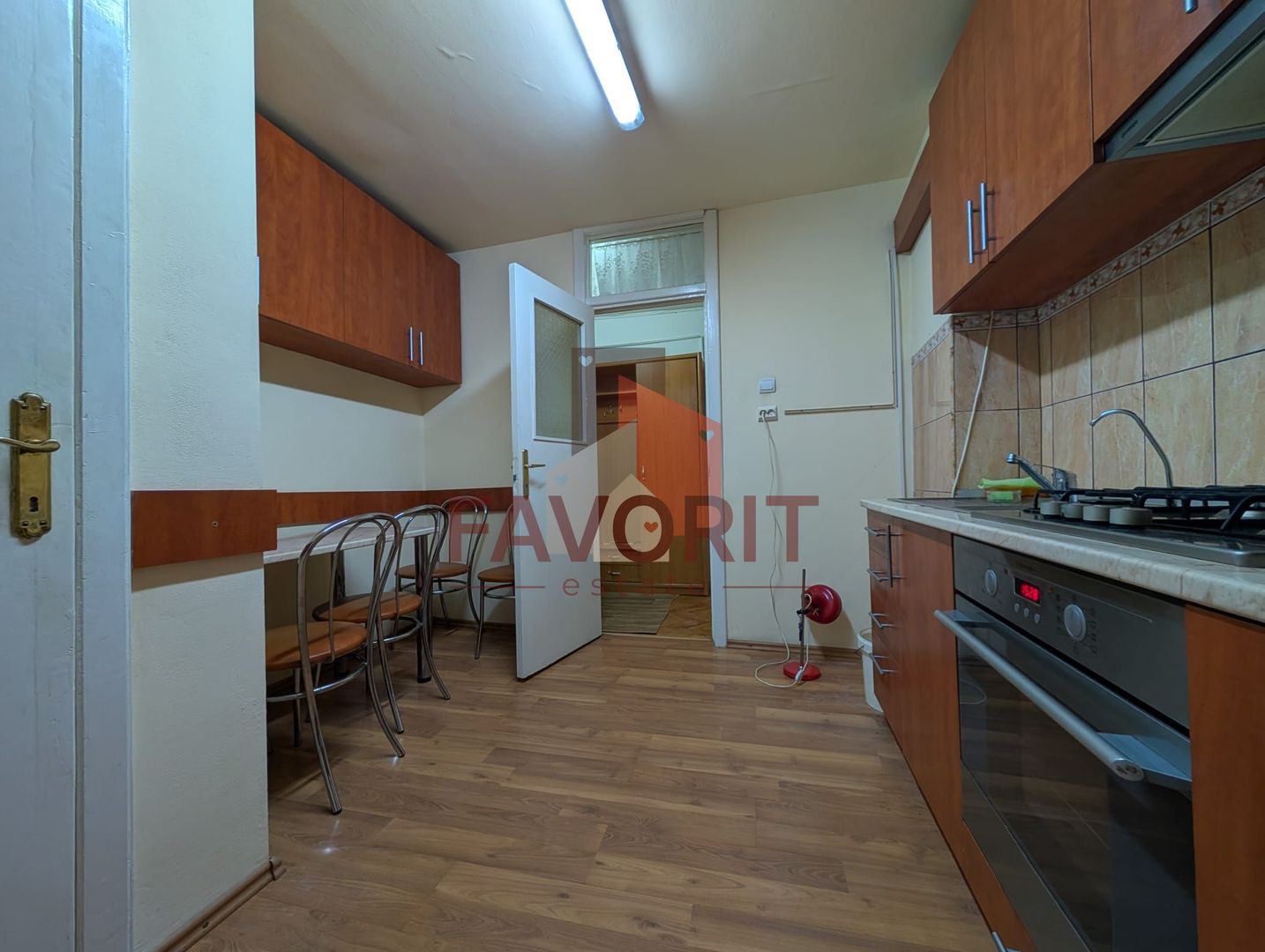 3 camere | parter | 2 bai | mobilat si utilat | zona  excelenta | boxa la subsol - Poză 2