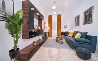Apartament renovat in cladire istorica - Poză 1