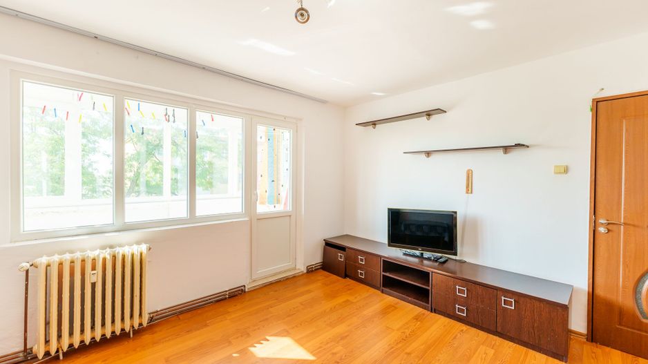 Apartament cu 3 camere de închiriat Vlaicu - Poză 2