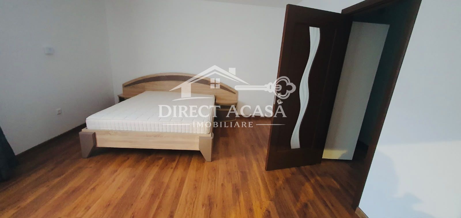 Apartament cu 2 camere la casa-Str Crinului-Zona Centrala - Poză 2