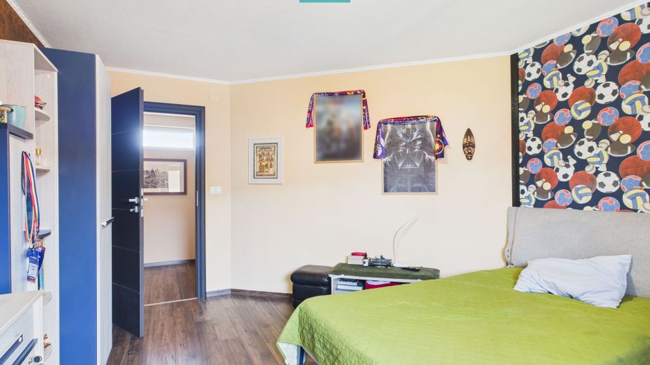 Casă și clădire de apartamente la Orțișoara - Poză 28