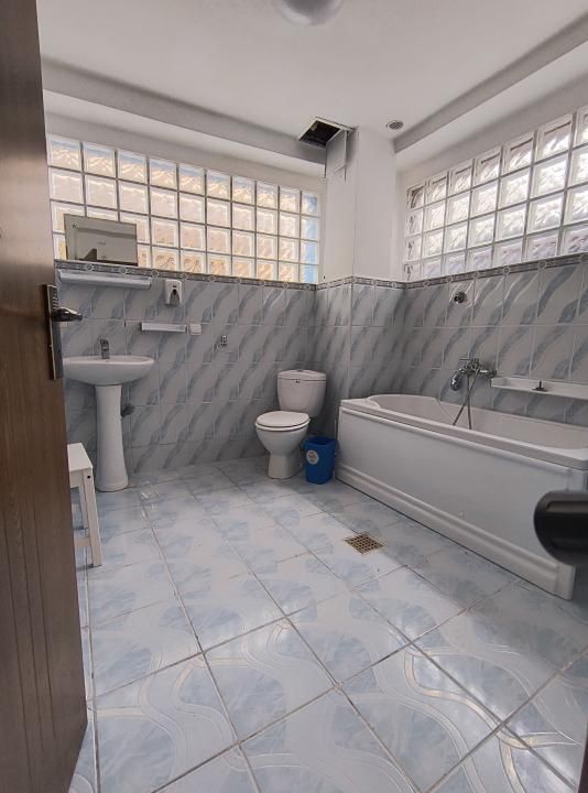 13 Septembrie- Casa Poporului- Uranus- adiacent - Poză 4