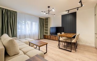 Apartament de vanzare 3 camere - Semicentral