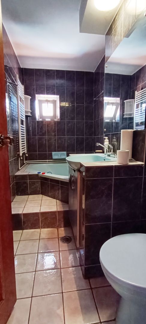 Apartament cu 3 camere decomandate,Carpatilor-Judetean - Poză 8