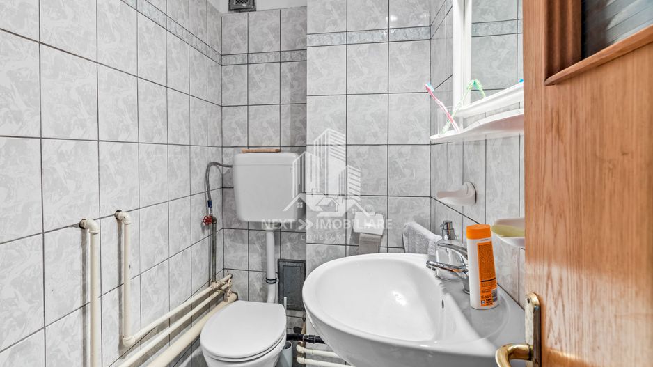 Vila S+P+2E+ M, garaj si spatiu comercial, Km4-5 - Poză 14