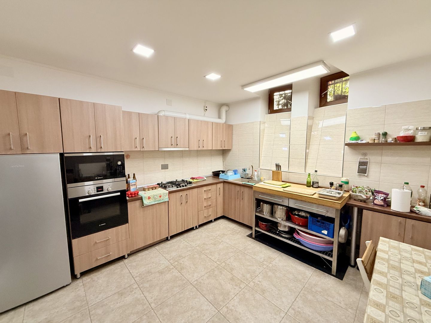 Piata Unirii Fantani Vila  500 mp utili curte 204 mp - Poză 20