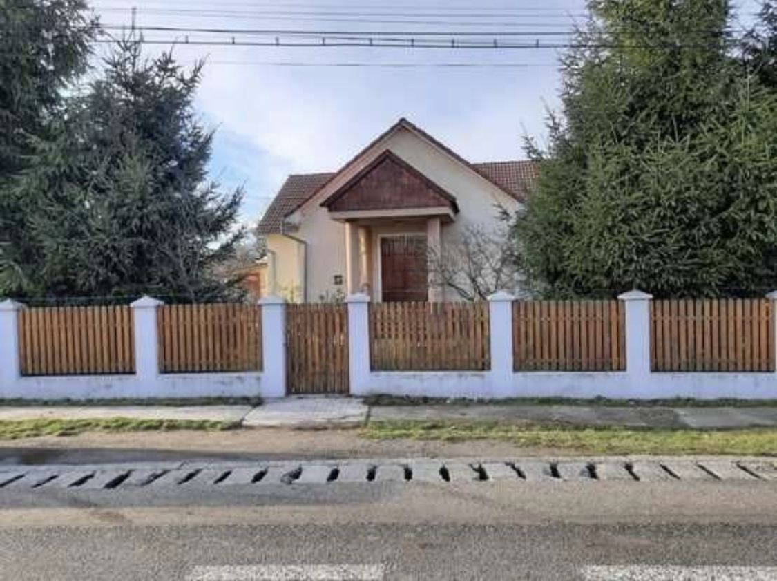Vand casa in Acas judetul Satu Mare 136 mp si teren 710 mp - Poză 5